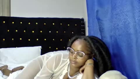 Snapshot of mwana69 chatting on 15, 4, 2026 mwana69 online show from 15, 4, 2026