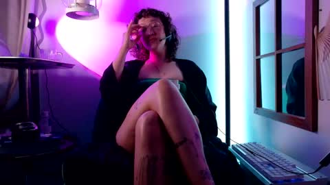 Snapshot of mx_anouk_divine chatting on 19, 4, 2026 Mx. Anouk Divine online show from 19, 4, 2026