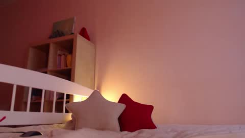 Hannah  welcome  online show from 30, 11, 2025