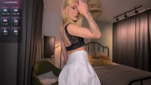 Snapshot of my_muse chatting on 15, 12, 2025 Sandra Muse online show from 15, 12, 2025