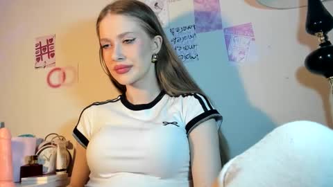 Snapshot of mychloecute chatting on 16, 5, 2026 chloe online show from 16, 5, 2026