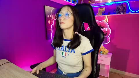 Snapshot of mycutiebabe chatting on 9, 4, 2026 Milly Cute online show from 9, 4, 2026