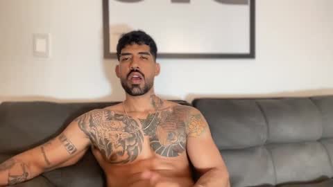 Snapshot of myke_esthetic chatting on 4, 1, 2025 Myke esthetic online show from 4, 1, 2025