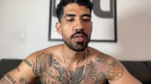 Snapshot of myke_esthetic chatting on 4, 1, 2025 Myke esthetic online show from 4, 1, 2025