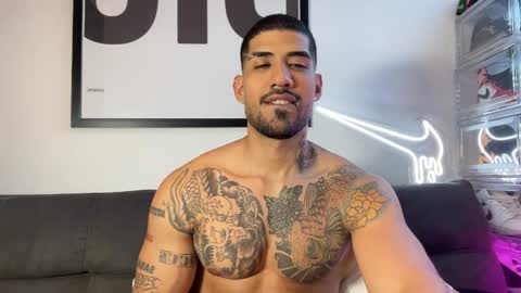 Snapshot of myke_esthetic chatting on 3, 10, 2025 Myke esthetic online show from 3, 10, 2025