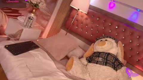 Snapshot of myladreams_ chatting on 23, 6, 2026 Myla online show from 23, 6, 2026