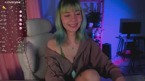 Snapshot of mylaweb chatting on 11, 4, 2026 MylaFlores online show from 11, 4, 2026