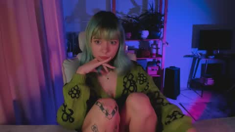 Snapshot of mylaweb chatting on 14, 4, 2026 MylaFlores online show from 14, 4, 2026