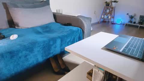 Snapshot of mylegsonheels chatting on 25, 3, 2026 Anda online show from 25, 3, 2026