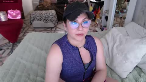 Snapshot of myrnasexxx chatting on 22, 4, 2026 Myrna Sessions online show from 22, 4, 2026