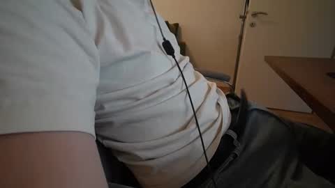 Snapshot of mysteryboy497 chatting on 22, 4, 2026 mysteryboy497 online show from 22, 4, 2026