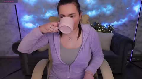 Snapshot of mysticlovee_ chatting on 5, 2, 2025 L O V E online show from 5, 2, 2025