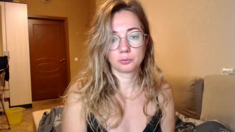 Snapshot of mystiquemaya chatting on 5, 12, 2024 Maya online show from 5, 12, 2024
