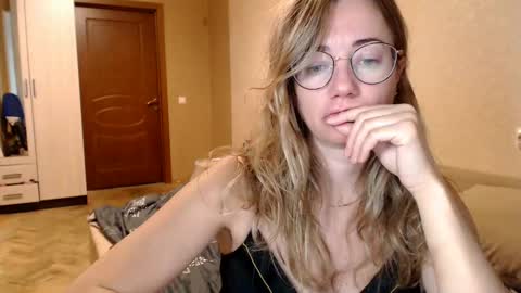 Snapshot of mystiquemaya chatting on 10, 12, 2024 Maya online show from 10, 12, 2024