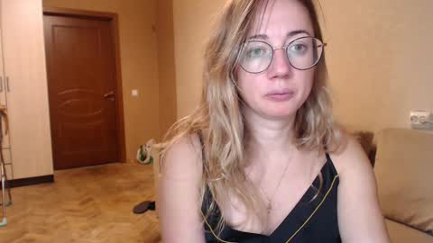Snapshot of mystiquemaya chatting on 15, 12, 2024 Maya online show from 15, 12, 2024