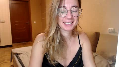 Snapshot of mystiquemaya chatting on 27, 12, 2024 Maya online show from 27, 12, 2024