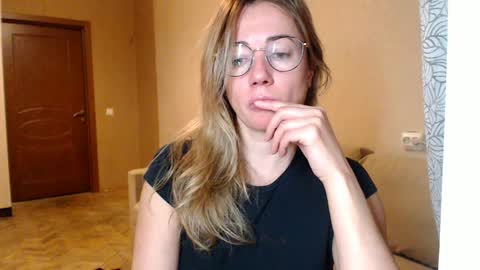 Snapshot of mystiquemaya chatting on 10, 1, 2025 Maya online show from 10, 1, 2025