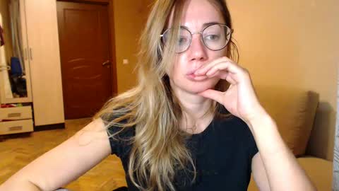 Snapshot of mystiquemaya chatting on 10, 1, 2025 Maya online show from 10, 1, 2025