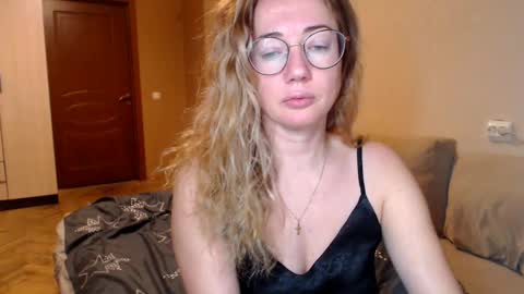 Snapshot of mystiquemaya chatting on 17, 1, 2025 Maya online show from 17, 1, 2025