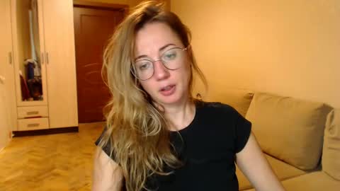 Snapshot of mystiquemaya chatting on 19, 1, 2025 Maya online show from 19, 1, 2025