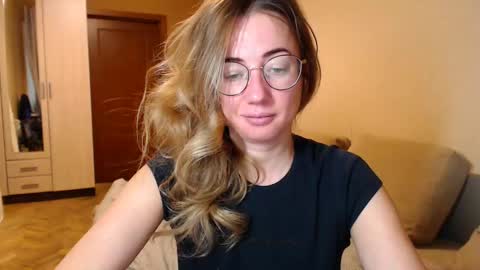 Snapshot of mystiquemaya chatting on 27, 1, 2025 Maya online show from 27, 1, 2025