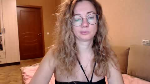 Snapshot of mystiquemaya chatting on 14, 2, 2025 Maya online show from 14, 2, 2025