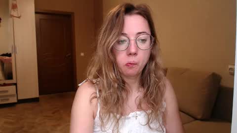 Snapshot of mystiquemaya chatting on 8, 3, 2025 Maya online show from 8, 3, 2025