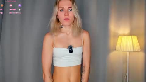 Snapshot of myviolet_rush chatting on 28, 6, 2026 Olivia or just olive online show from 28, 6, 2026