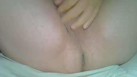 Snapshot of myxiao chatting on 8, 12, 2024 rudisuzzy online show from 8, 12, 2024