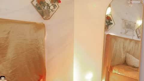 Snapshot of naamah_b chatting on 5, 5, 2026 naamah_b online show from 5, 5, 2026