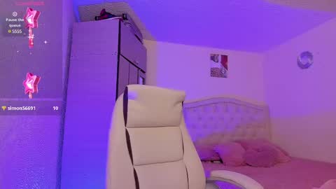 Snapshot of naath_ chatting on 4, 3, 2025 anny online show from 4, 3, 2025