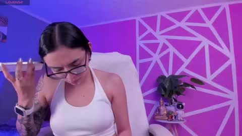 Snapshot of naath_ chatting on 7, 10, 2025 anny online show from 7, 10, 2025