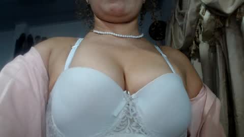 Snapshot of nadia_abaud chatting on 10, 7, 2026 Nadia online show from 10, 7, 2026