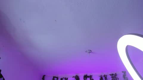 Snapshot of naenia_demonty_ chatting on 19, 2, 2025 Naenia     online show from 19, 2, 2025