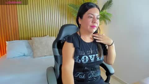 N A H I A online show from 4, 11, 2025