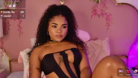 Snapshot of nahiarareina chatting on 30, 4, 2026 NahiaraReina online show from 30, 4, 2026