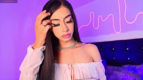 NahiaVictoria  online show from 9, 3, 2026