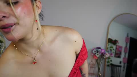 Snapshot of naho_4269 chatting on 10, 4, 2026 Naho Sigueme en mis Redes Sociales Follow me on my social networks online show from 10, 4, 2026