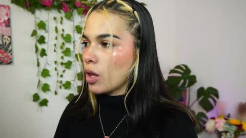 Snapshot of naho_4269 chatting on 11, 4, 2026 Naho Sigueme en mis Redes Sociales Follow me on my social networks online show from 11, 4, 2026