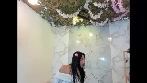 nahomi_hot2002 online show from 4, 6, 2026