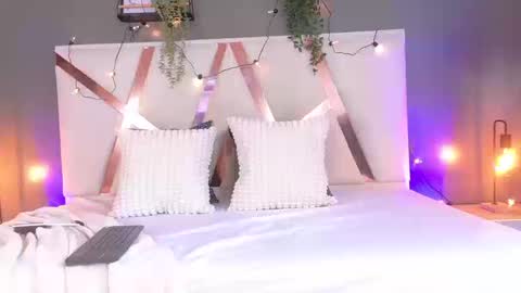  VICTORIA  online show from 12, 9, 2025