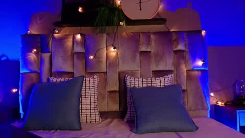  VICTORIA  online show from 18, 9, 2025