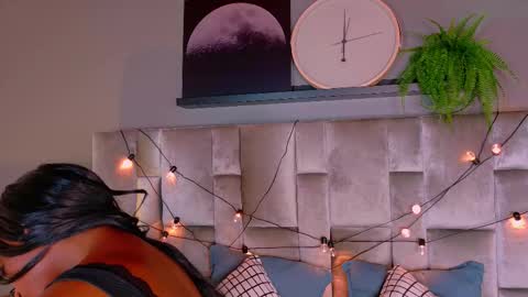  VICTORIA  online show from 14, 11, 2025