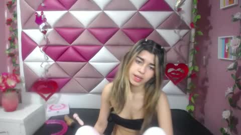 NahomiConnorr online show from 8, 1, 2025