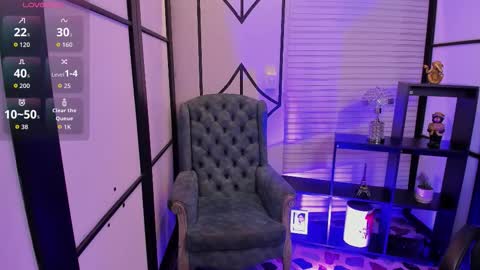 Snapshot of nahomirichards chatting on 8, 11, 2025 Nahomi online show from 8, 11, 2025