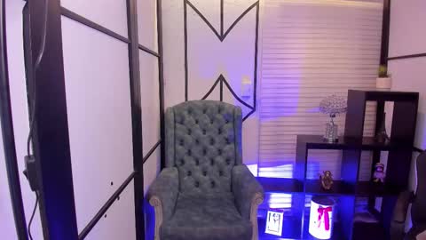 Snapshot of nahomirichards chatting on 2, 12, 2025 Nahomi online show from 2, 12, 2025