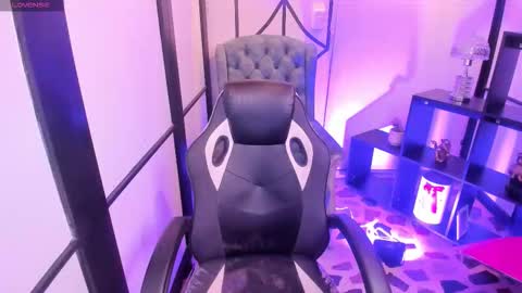 Nahomi online show from 7, 1, 2026