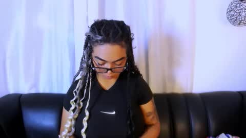 nahomy_hancook online show from 19, 12, 2025