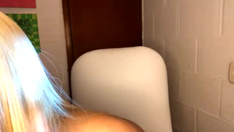 nahomy online show from 25, 10, 2025