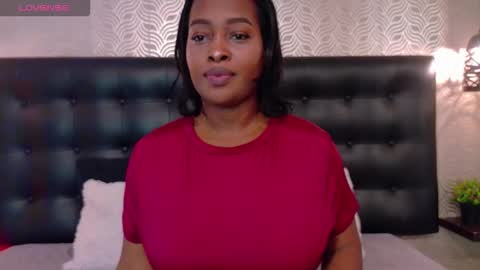 naiaramasson_ online show from 7, 2, 2026